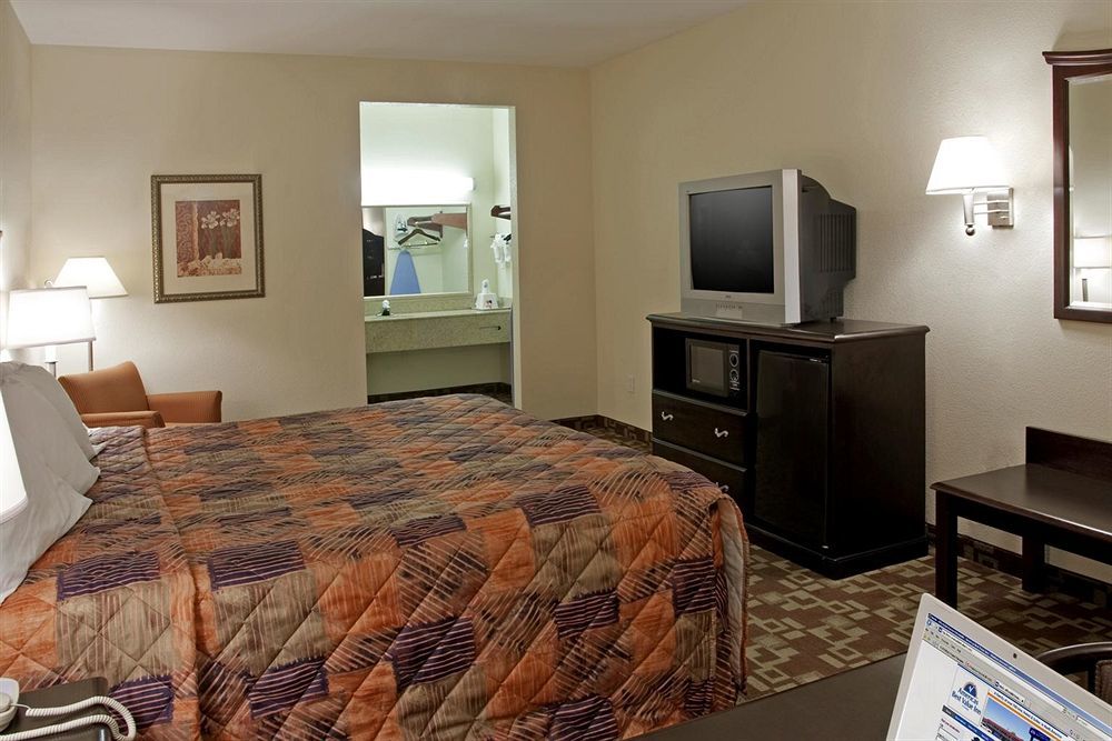 Americas Best Value Inn Byhalia Quarto foto